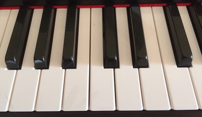 piano-keys-aspect-ratio-1000-580
